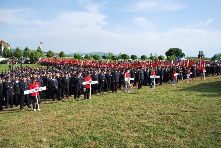 140-let gasilstva na Slovenskem – parada v Metliki
