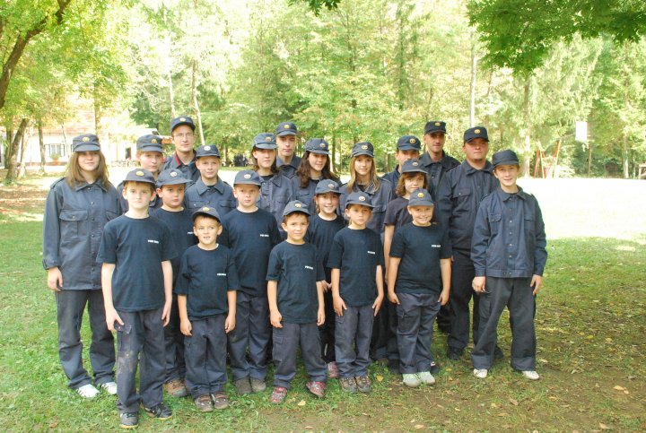 Mladinsko občinsko tekmovanje v gasilsko-športnih disciplinah je potekalo v Polhovem Gradcu