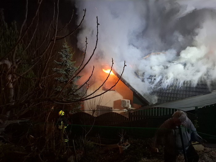 Požar stanovanjske hiše v Podsmreki