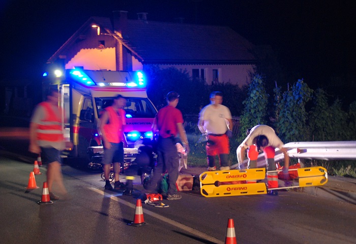 Prometna nesreča avtomobila in motorista na Belici