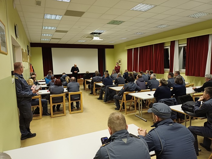 Pet članov uspešno opravilo testiranje sodnikov